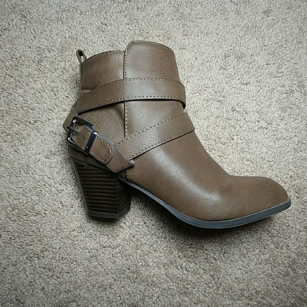Express Ankle Boots Side Buckle Heeled Boots Sz 7